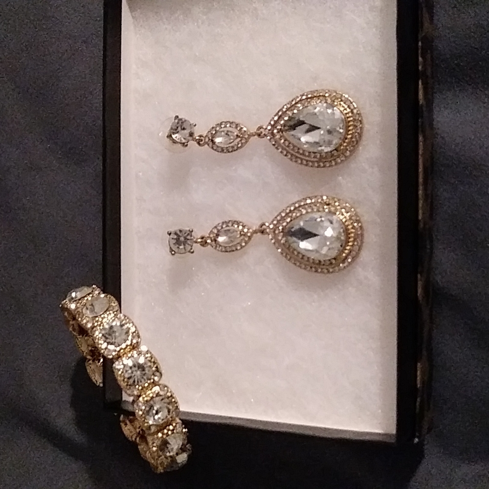 Stunning 3 Piece Set CZ Bracelet and Earrings Boxed